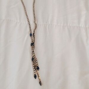 Silverstone and greenstone droplet necklace and silvertone setting with clasp 13